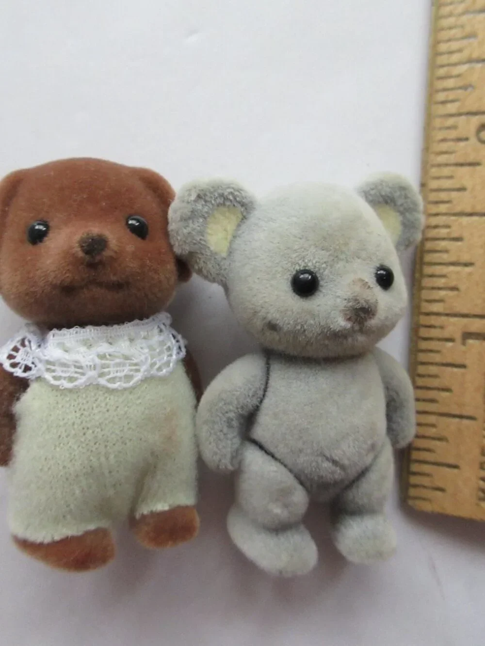 Calico Critters Lil Woodzeez 10 Figures Bears, Squirrels, Dog, Bunny + More